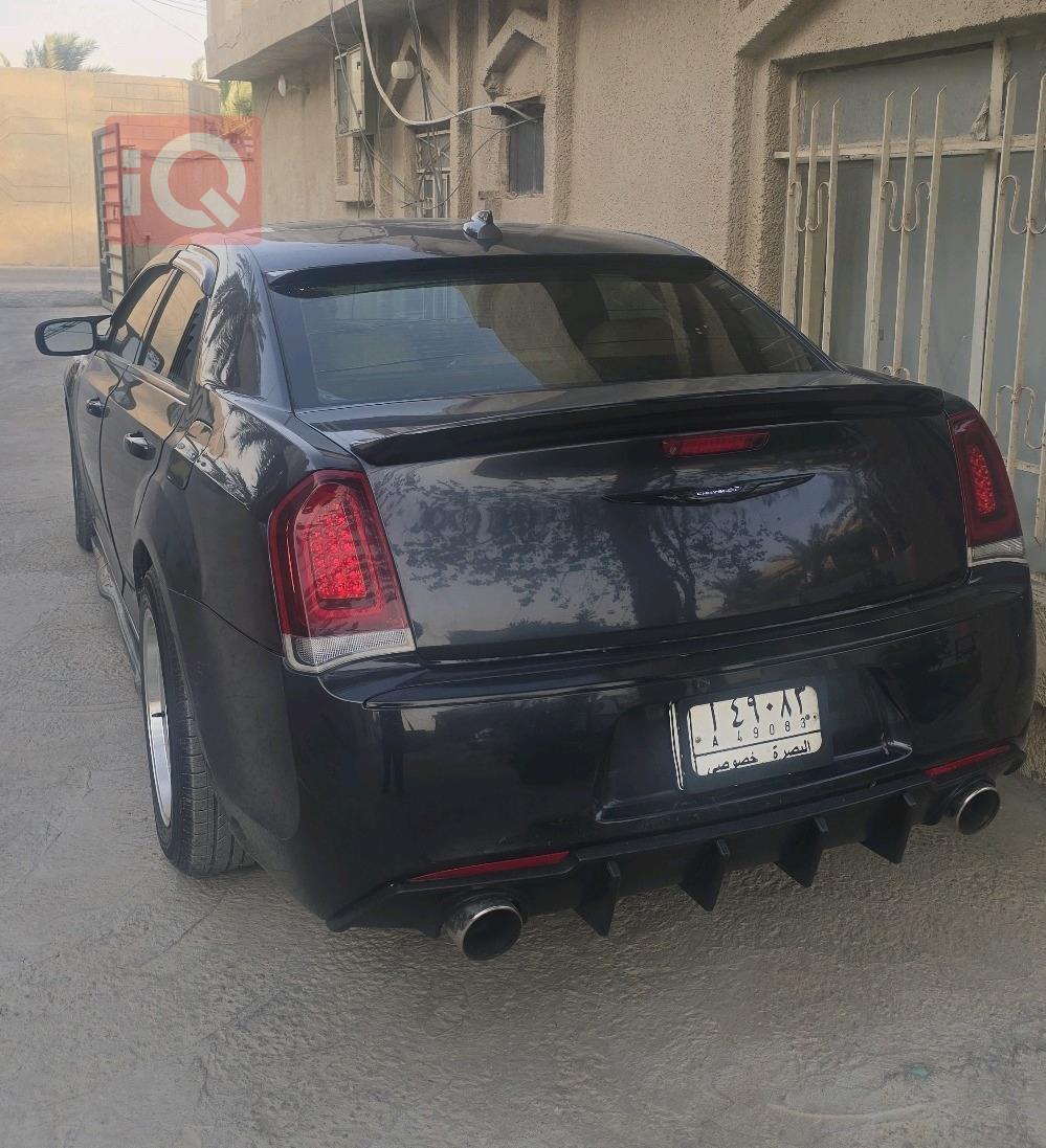 کرایسلەر 300